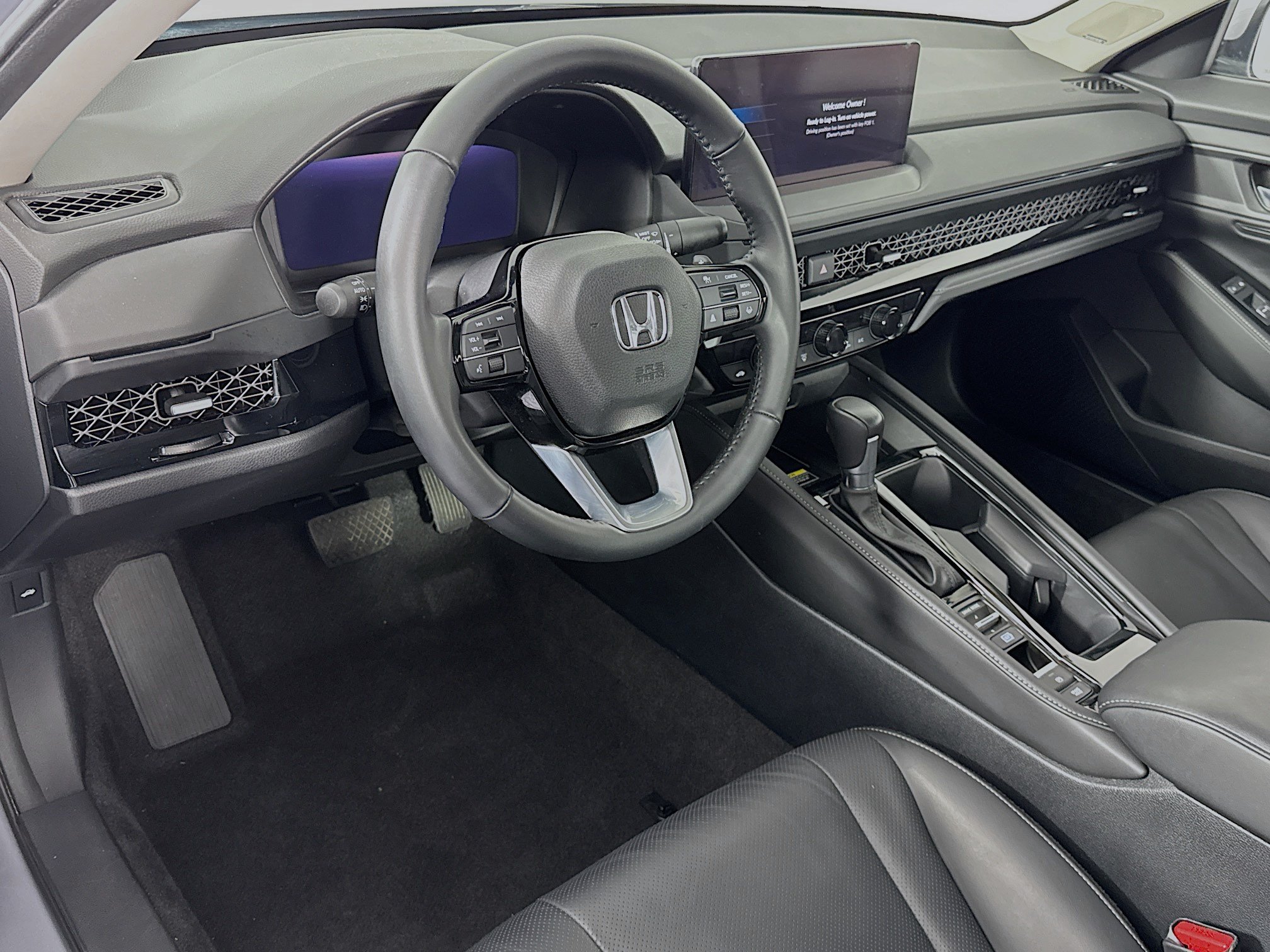 Used 2023 Honda Accord Touring image 9
