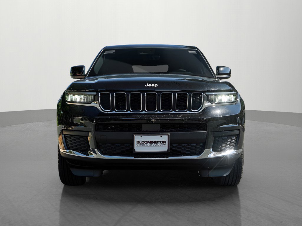 New 2025 Jeep Grand Cherokee L Laredo image 2
