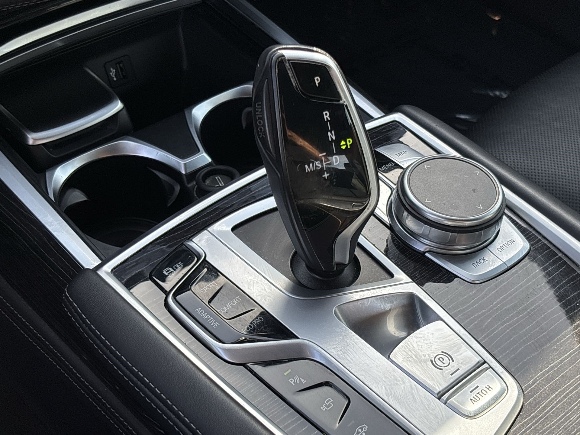 Used 2019 BMW 750i w/ M Sport Package RWD image 19