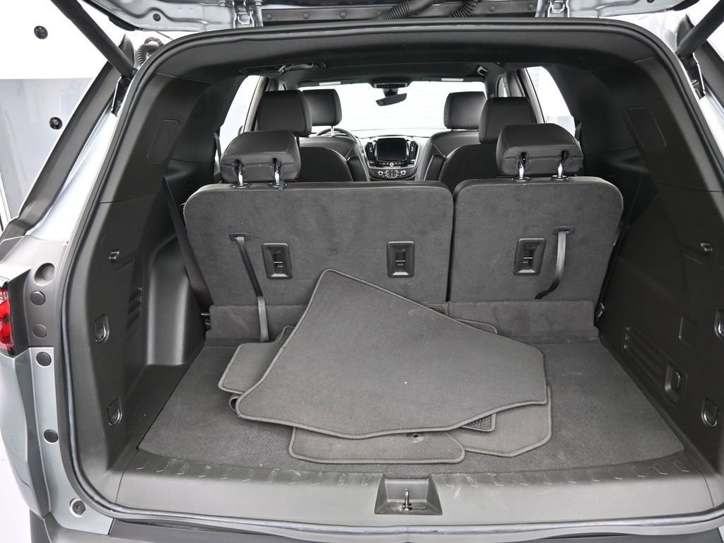 Used 2023 Chevrolet Traverse RS image 46