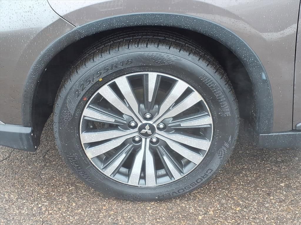 Used 2019 Mitsubishi Outlander FWD image 9