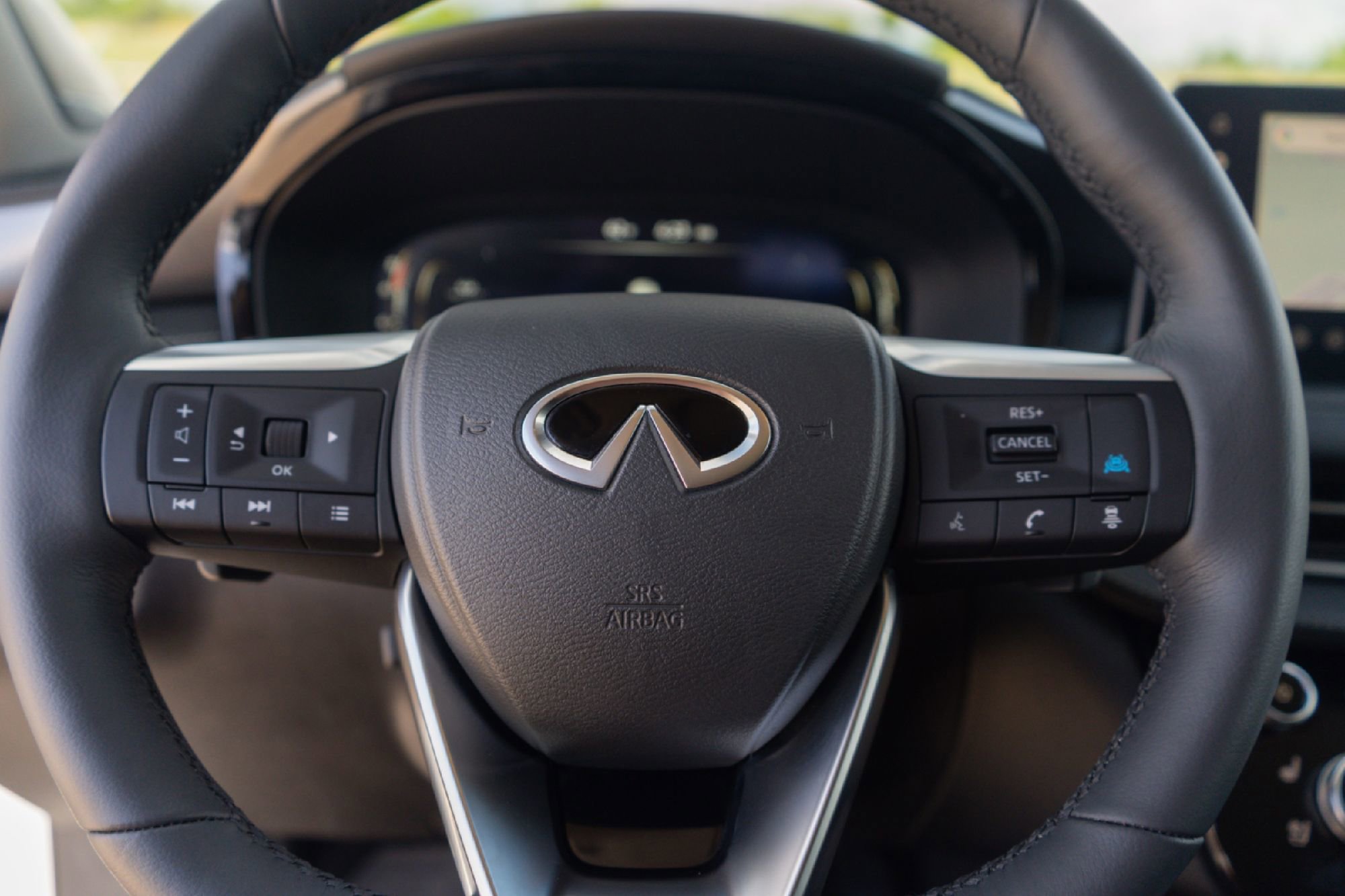 Certified 2026 INFINITI QX60 Luxe w/ Family Package image 9