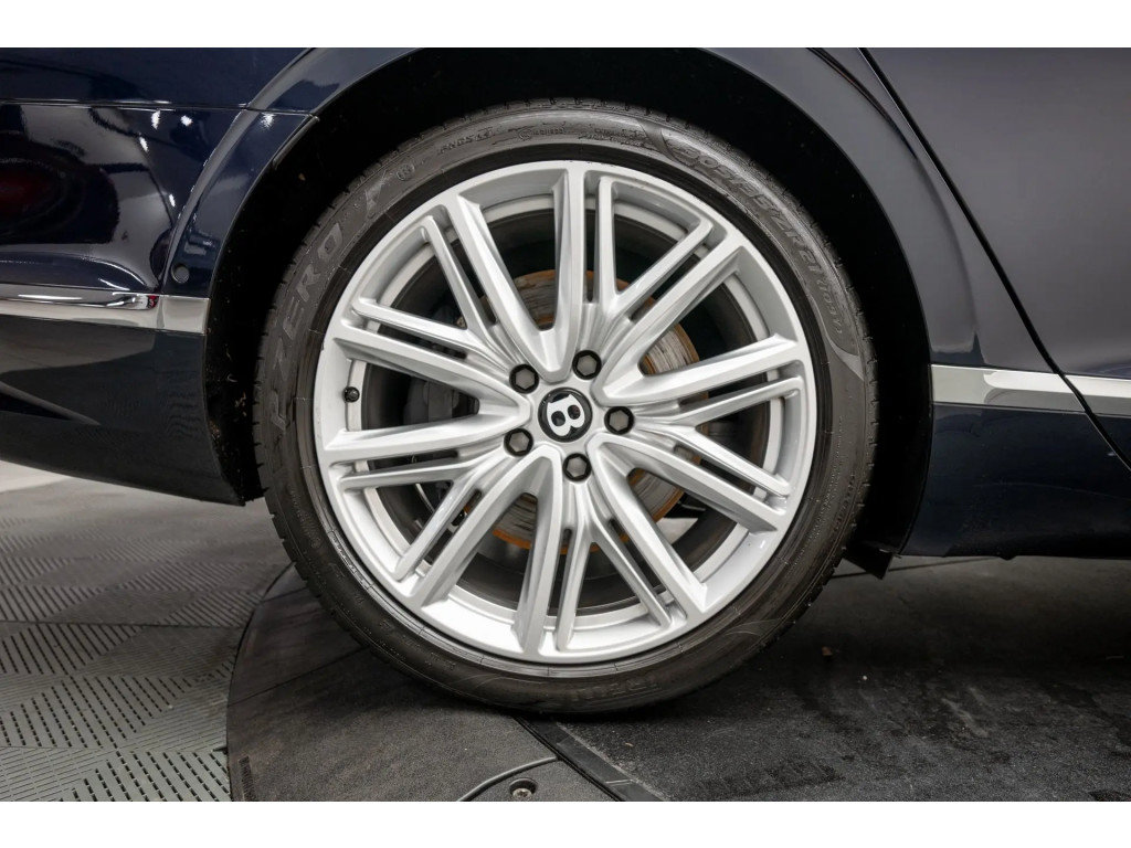 Certified 2023 Bentley Flying Spur V8 AWD/4WD image 43