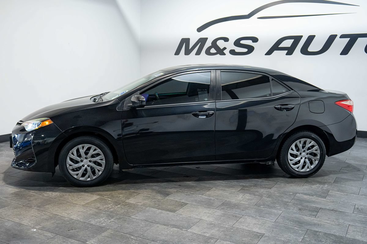 Used 2018 Toyota Corolla LE FWD image 25