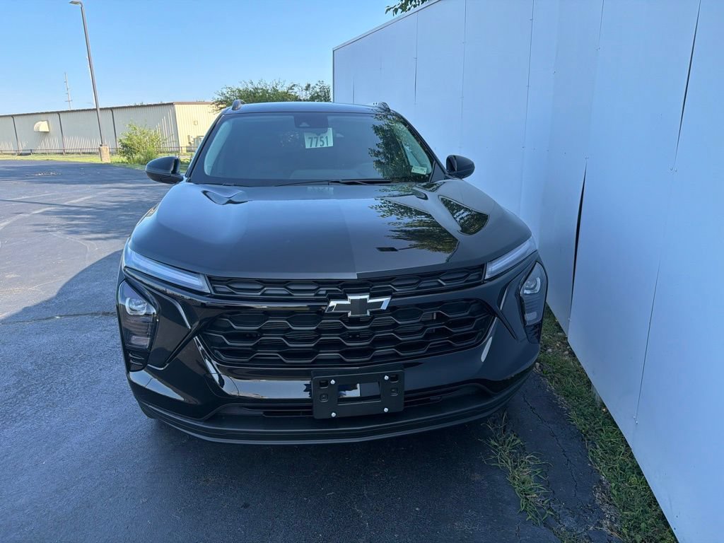 New 2026 Chevrolet Trax LT w/ Driver Confidence Package FWD image 10