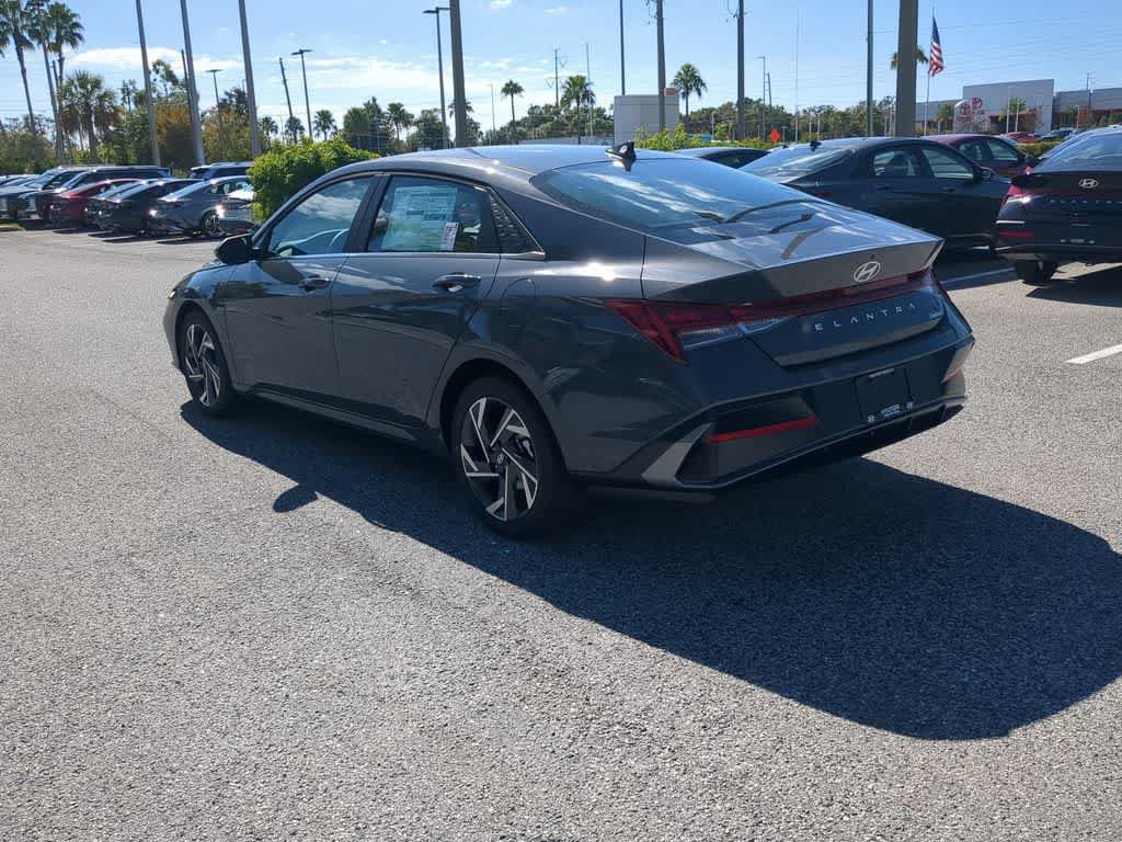 New 2026 Hyundai Elantra Limited FWD image 4