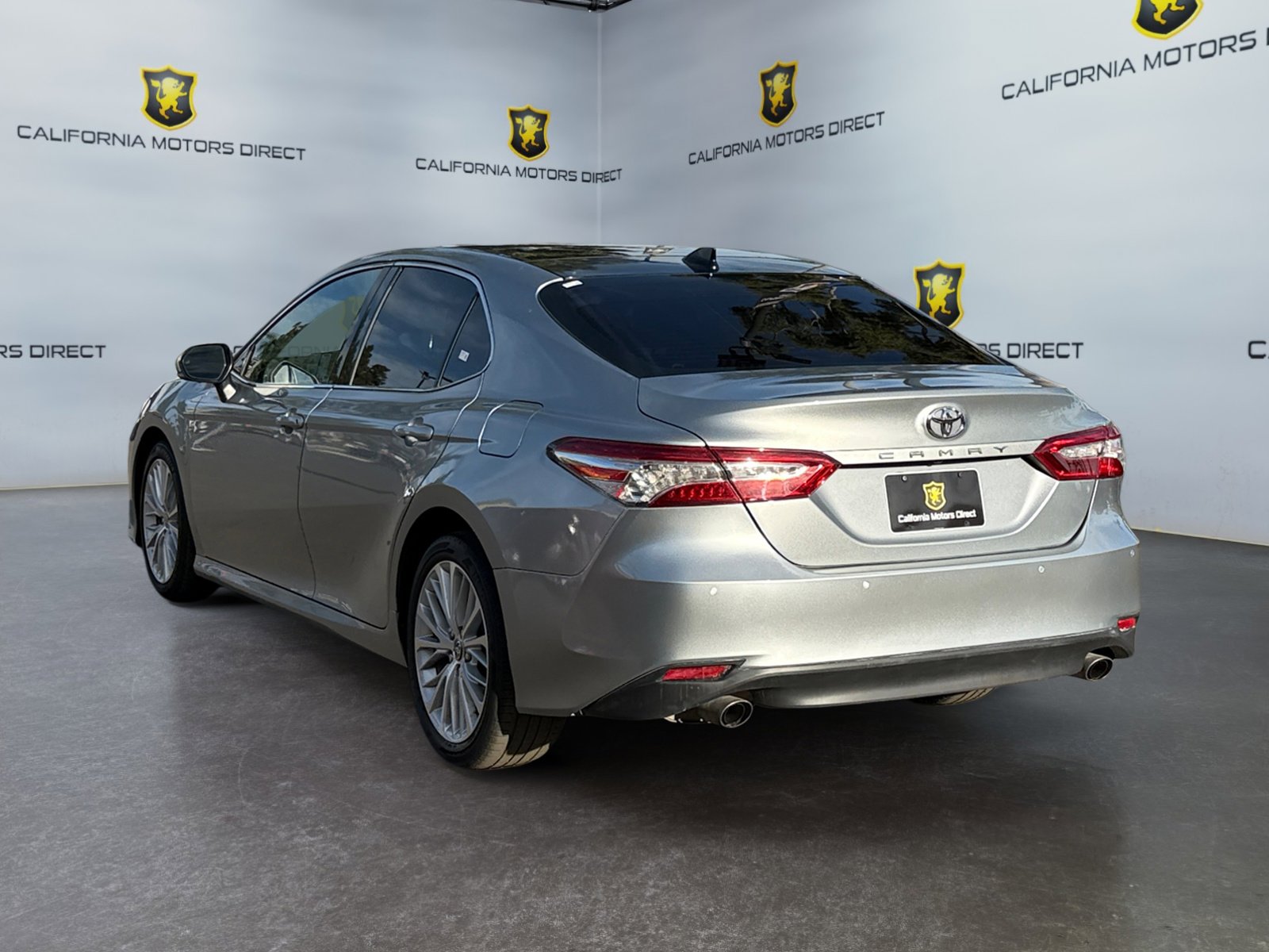 Used 2020 Toyota Camry XLE image 3