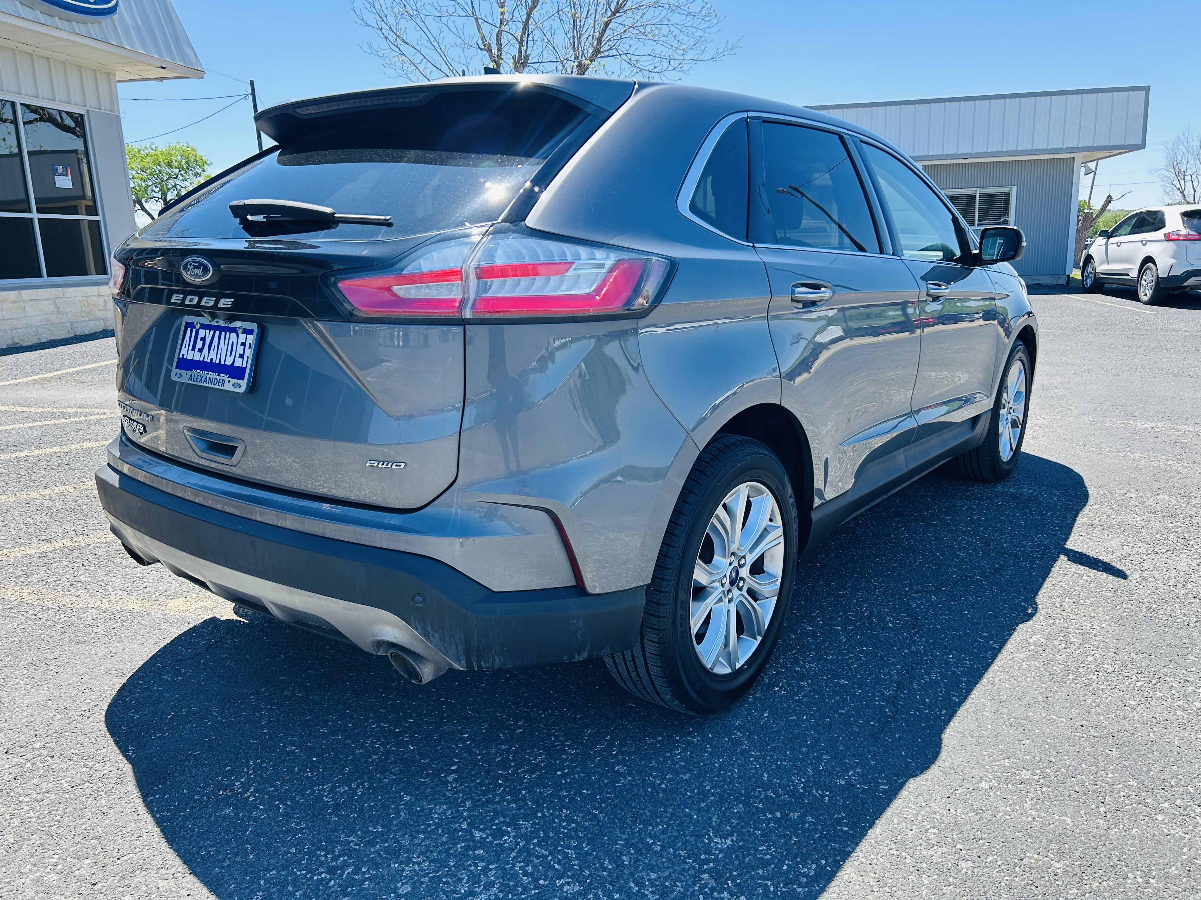 Used 2022 Ford Edge Titanium w/ Equipment Group 301A image 9