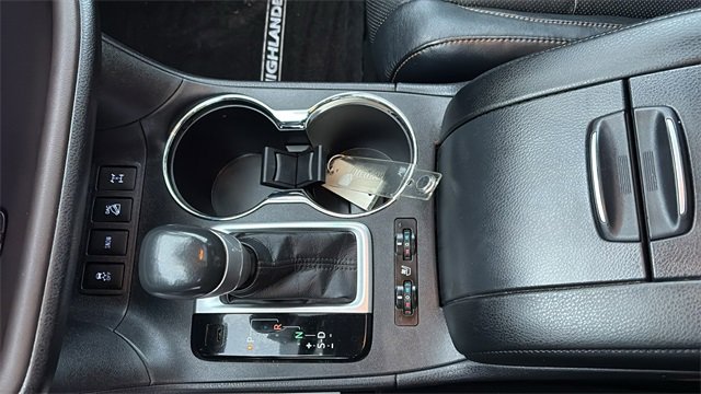 Used 2015 Toyota Highlander Limited image 15
