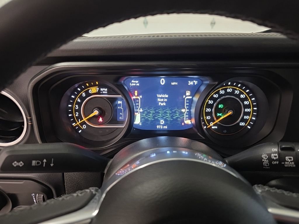 Used 2025 Jeep Wrangler Sahara w/ Technology Group image 19