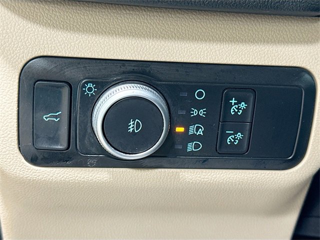 Used 2020 Ford Escape SEL image 12