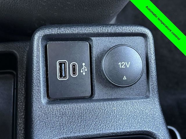 Used 2023 Ford Transit Connect XLT image 18