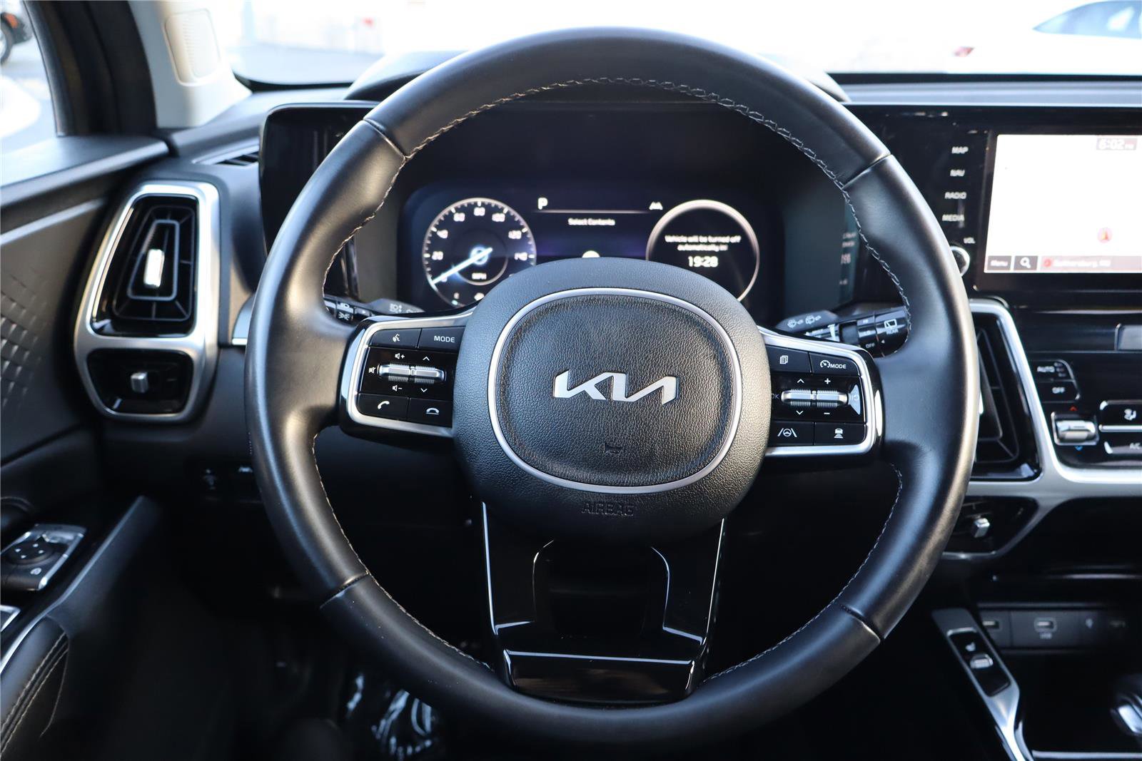 Certified 2023 Kia Sorento SX image 15