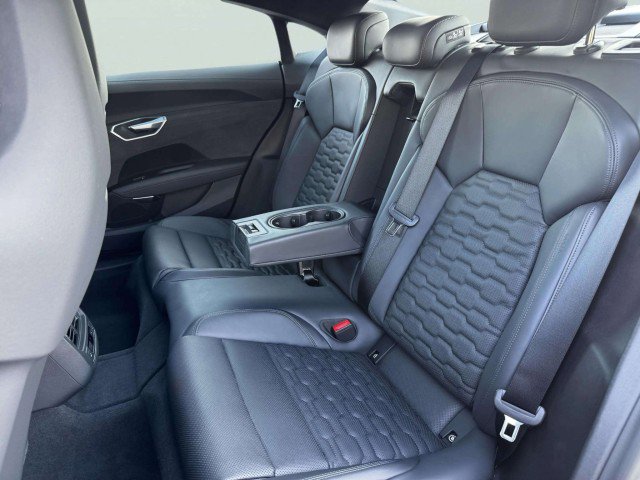 Used 2023 Audi e-tron GT Premium Plus w/ Performance Package image 32