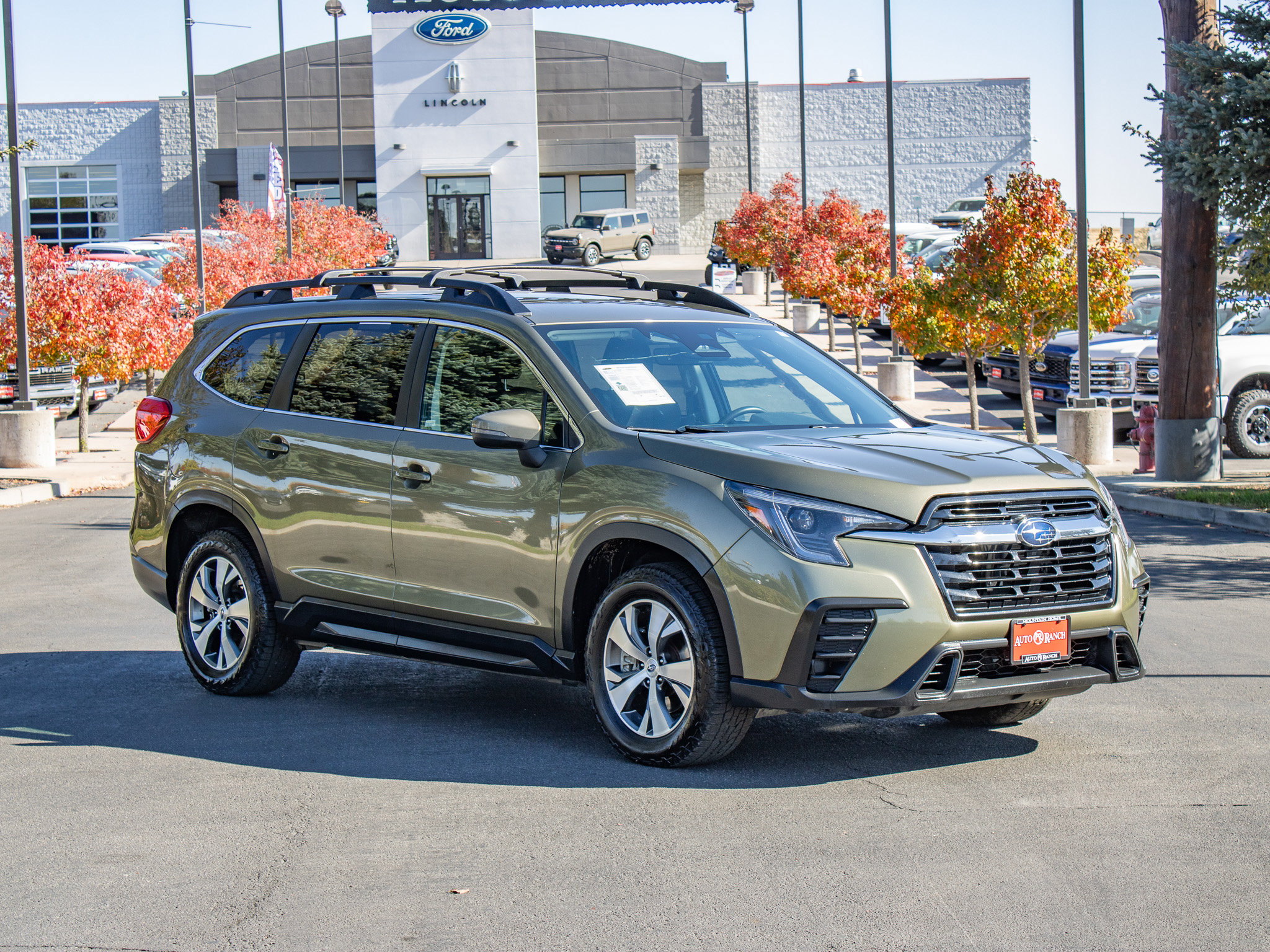 Used 2023 Subaru Ascent Premium w/ Convenience Package AWD/4WD image 2
