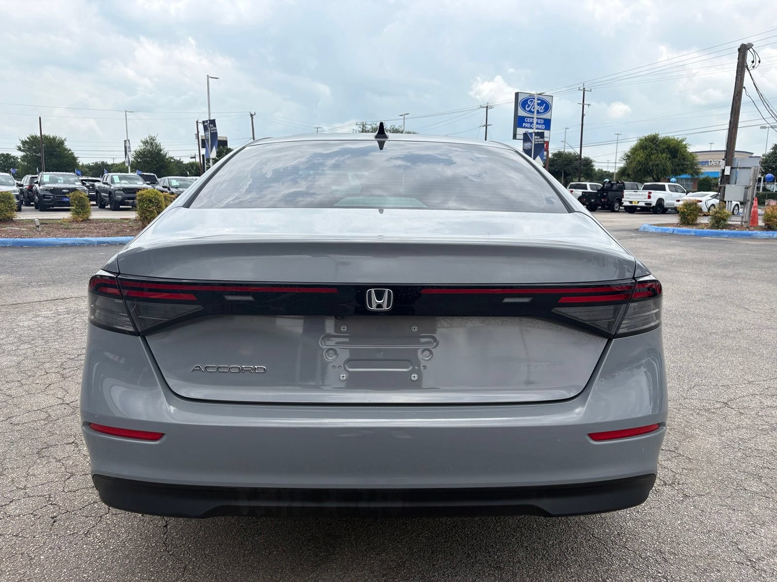 Used 2025 Honda Accord SE image 4