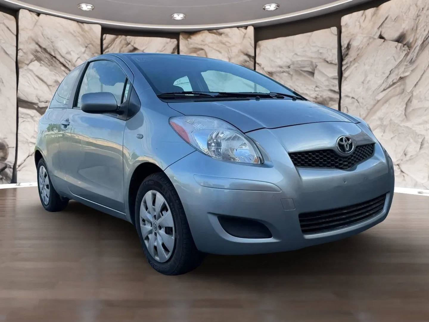 Used 2010 Toyota Yaris 2-Door Hatchback FWD image 3