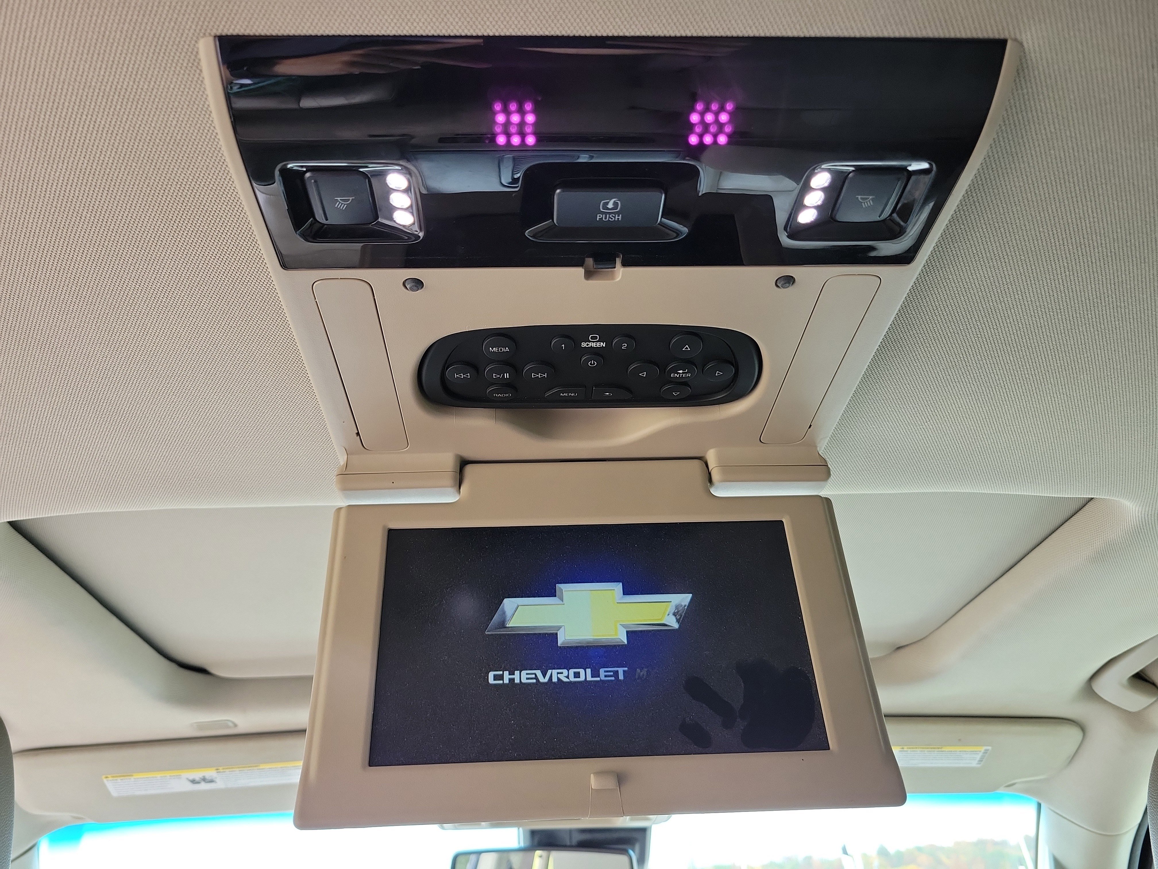 Used 2020 Chevrolet Suburban Premier image 9