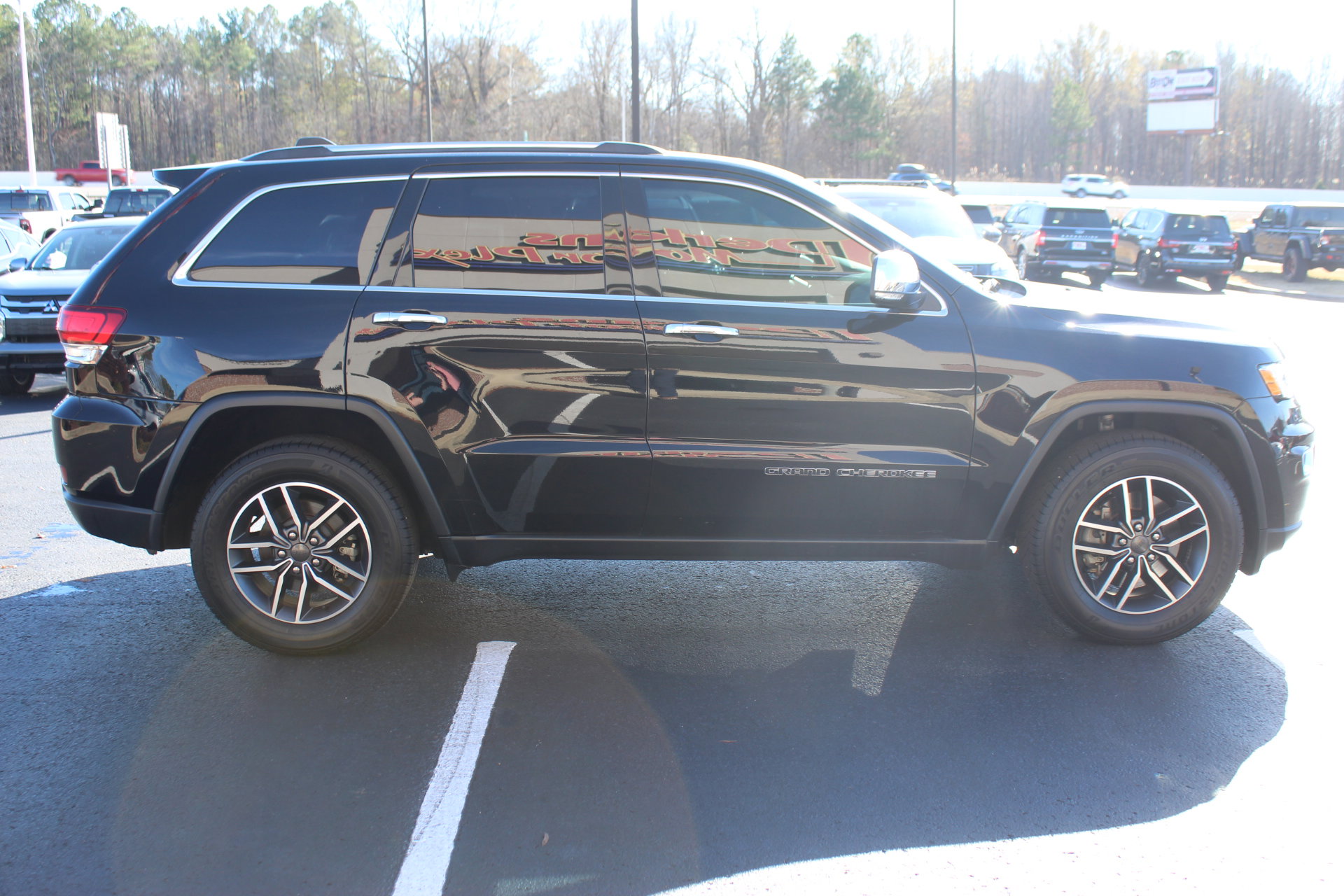 Used 2021 Jeep Grand Cherokee Limited w/ Luxury Group II image 5