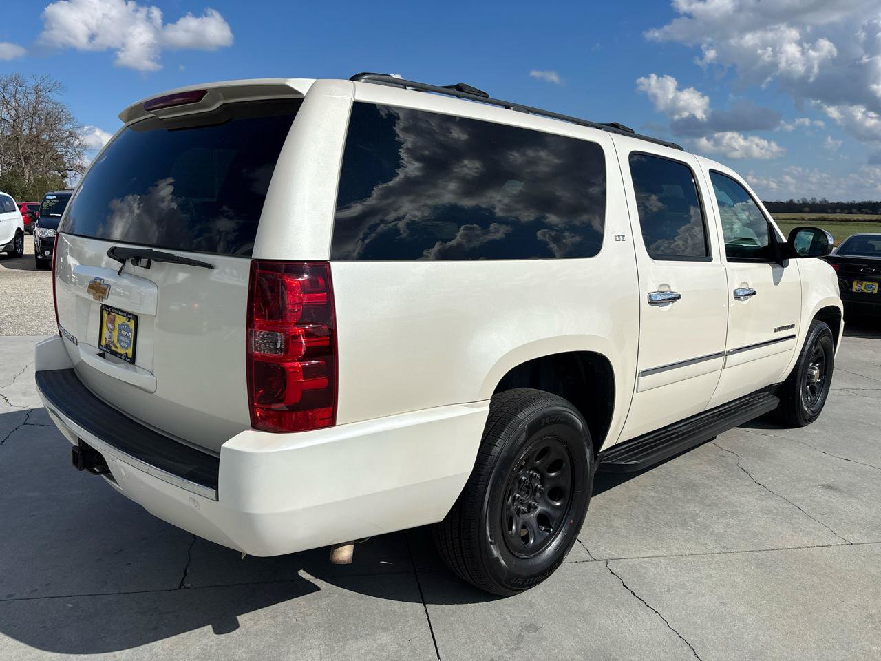 Used 2014 Chevrolet Suburban LTZ AWD/4WD image 4