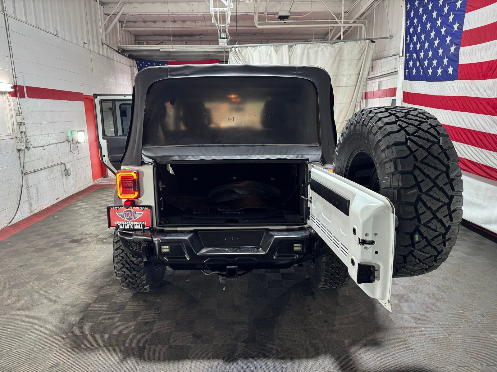 Used 2017 Jeep Wrangler Unlimited Sport w/ Quick Order Package 24S image 11