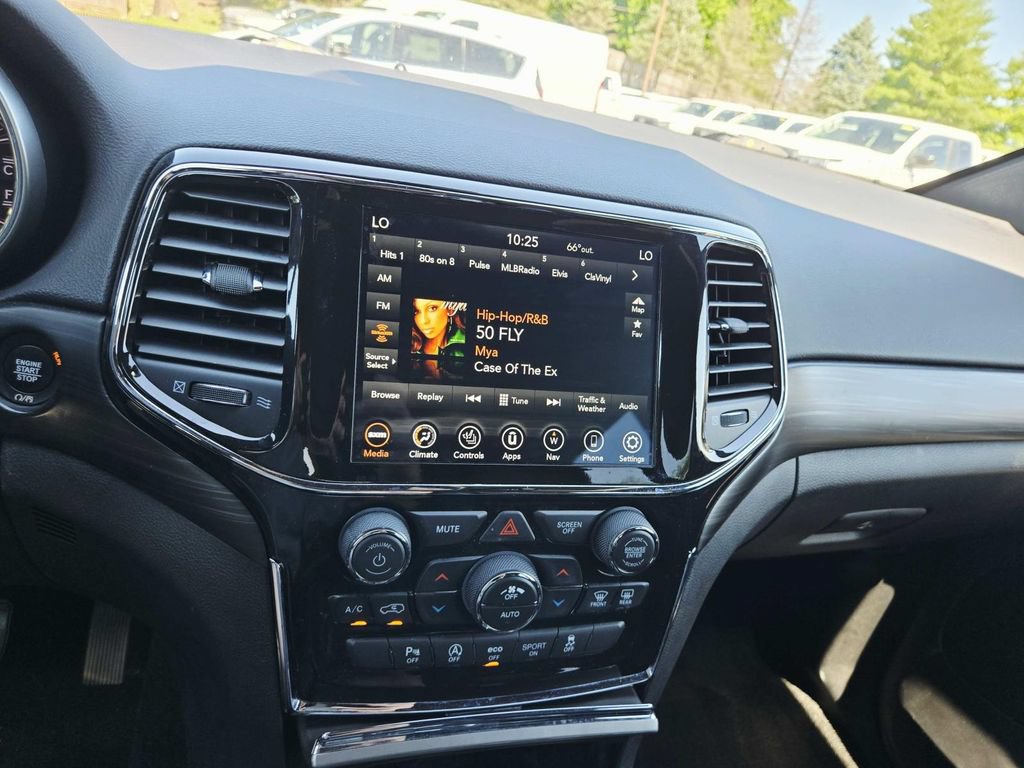 Certified 2022 Jeep Grand Cherokee Laredo X AWD/4WD image 23