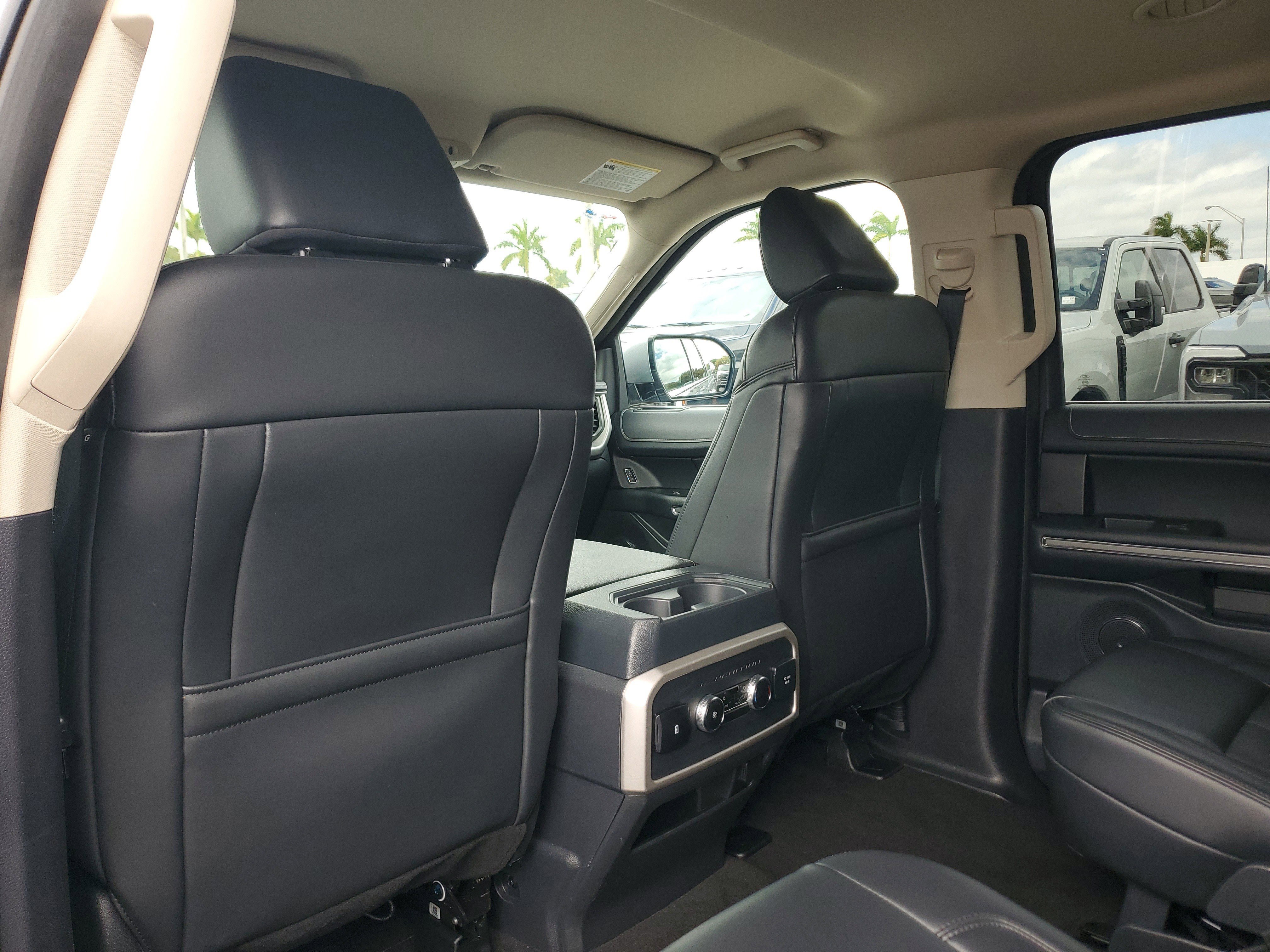 Used 2024 Ford Expedition Max XLT image 15