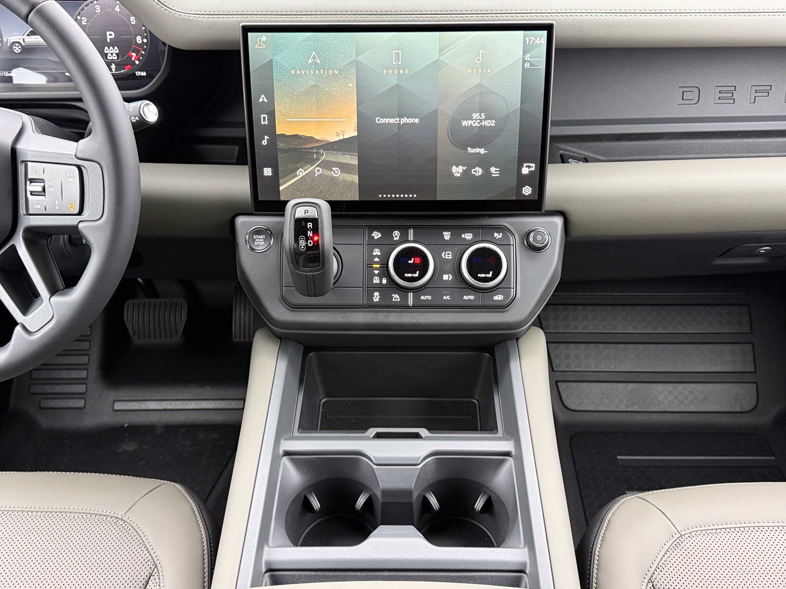 New 2026 Land Rover Defender 110 S AWD/4WD image 21
