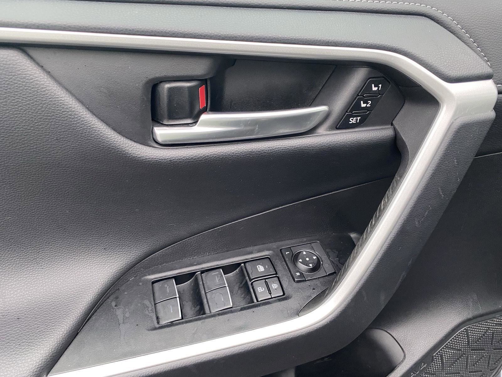 Used 2025 Toyota RAV4 Limited w/ Weather Package image 14