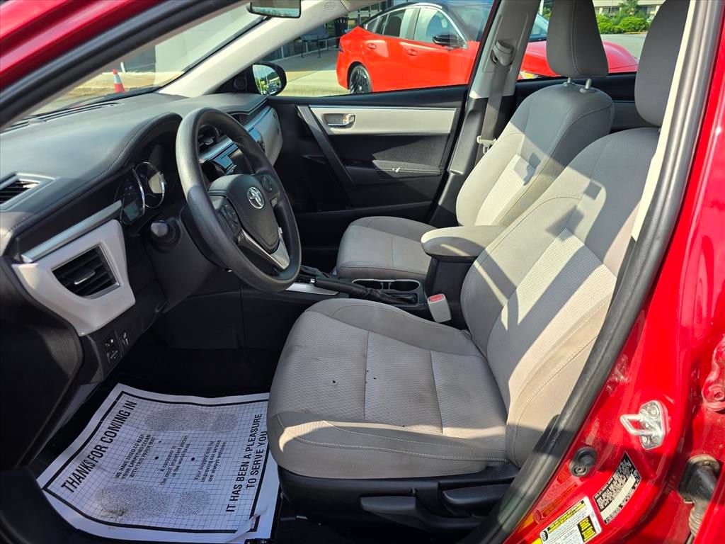 Used 2015 Toyota Corolla LE FWD image 9