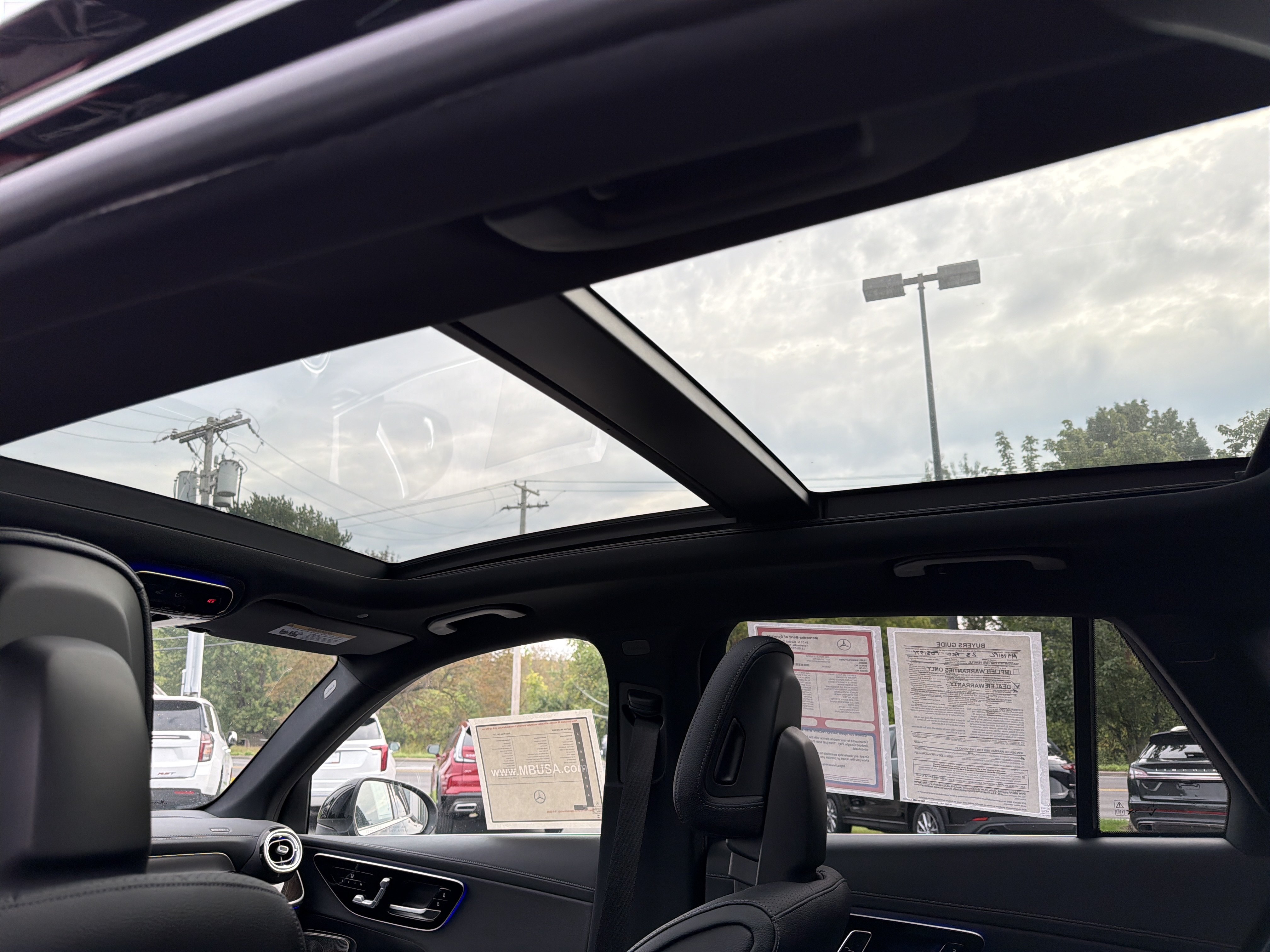 Used 2023 Mercedes-Benz GLC 300 4MATIC image 25