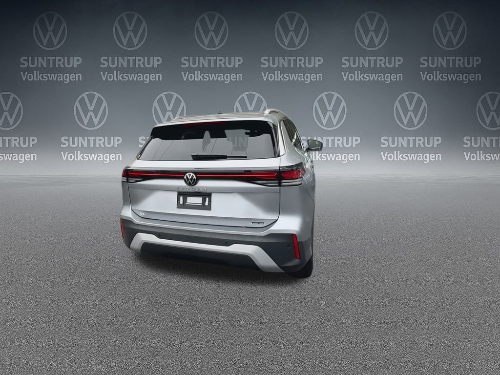 New 2025 Volkswagen Tiguan SE image 19