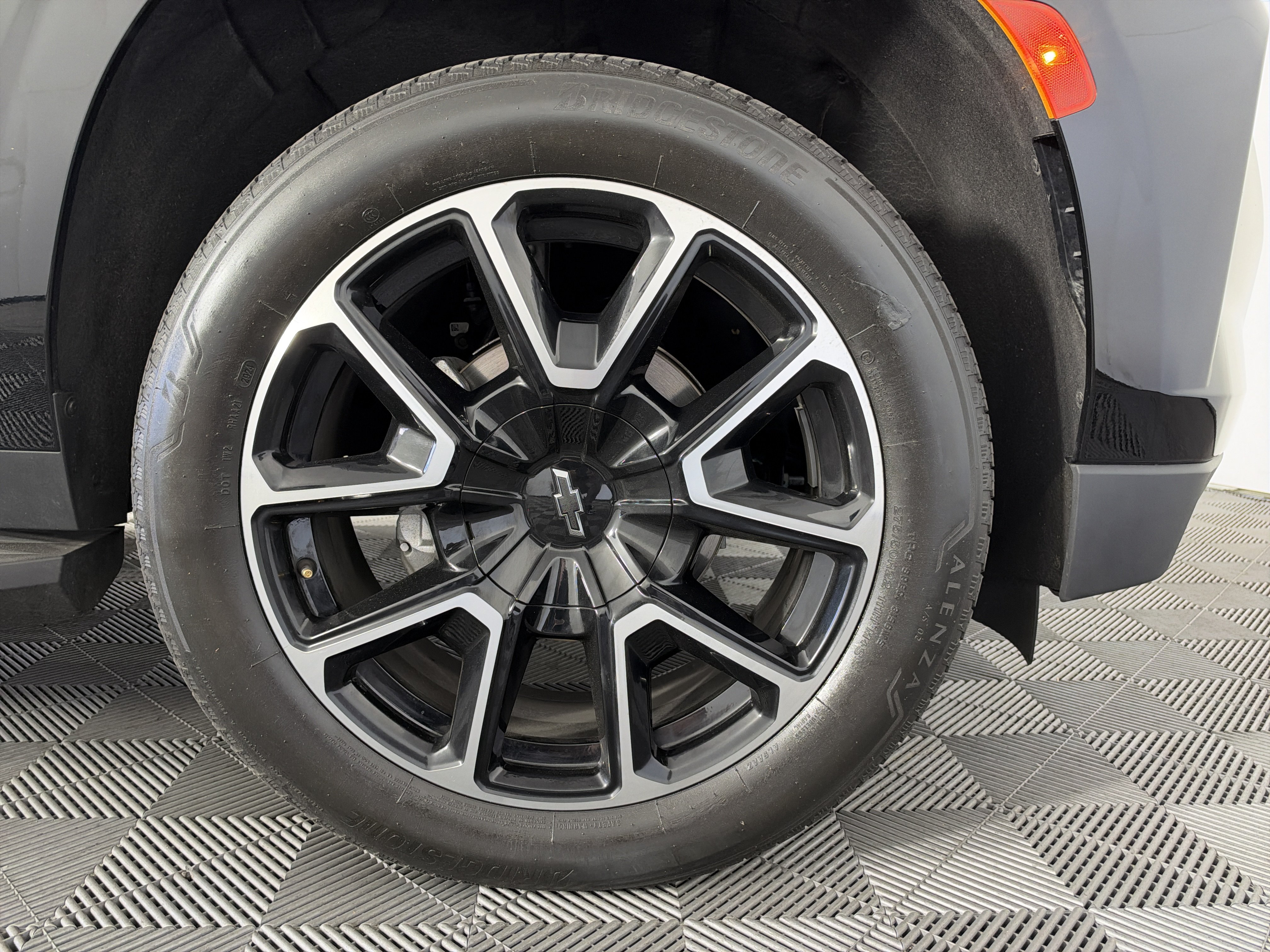 Used 2024 Chevrolet Tahoe RST w/ Luxury Package AWD/4WD image 15