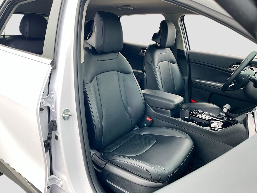 Certified 2024 Kia Sportage EX AWD/4WD image 28