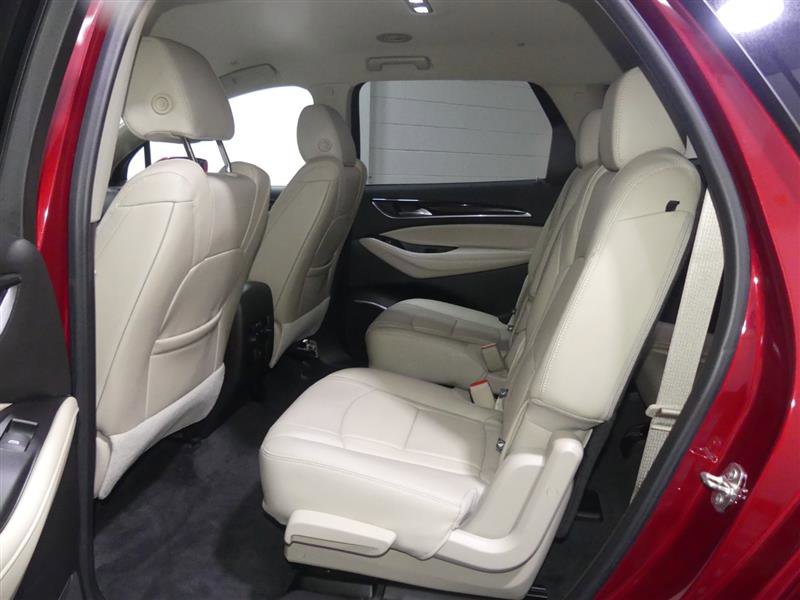 Used 2020 Buick Enclave Essence image 26