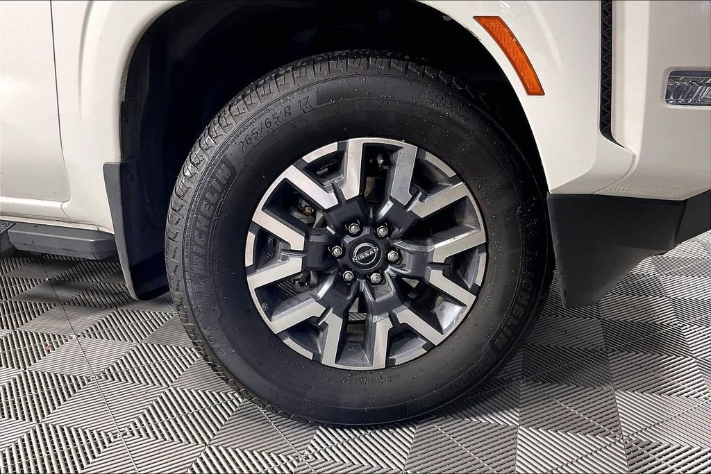 Used 2024 Nissan Frontier SL w/ Technology Package image 11