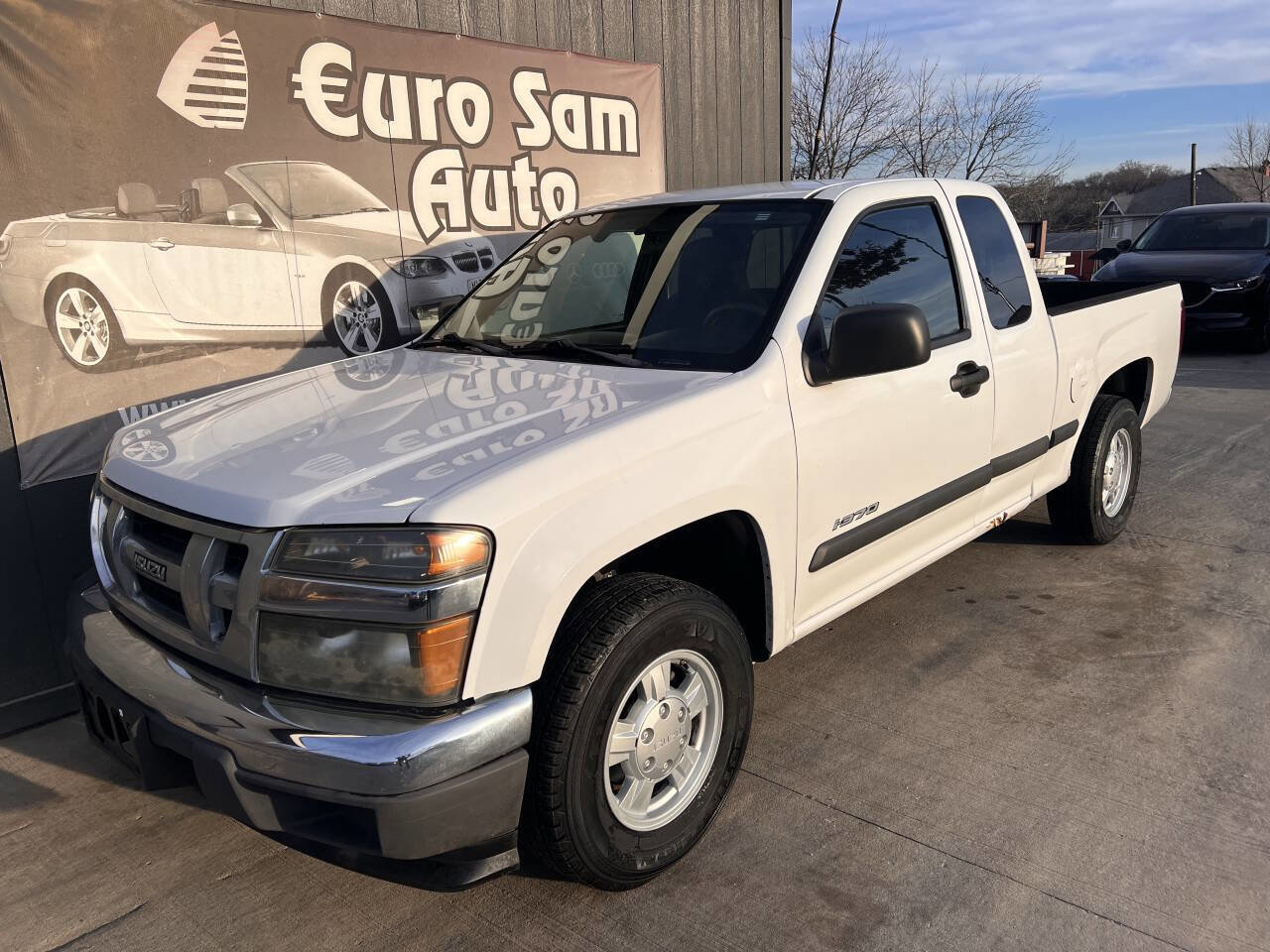 Used 2007 Isuzu i-370 LS image 1