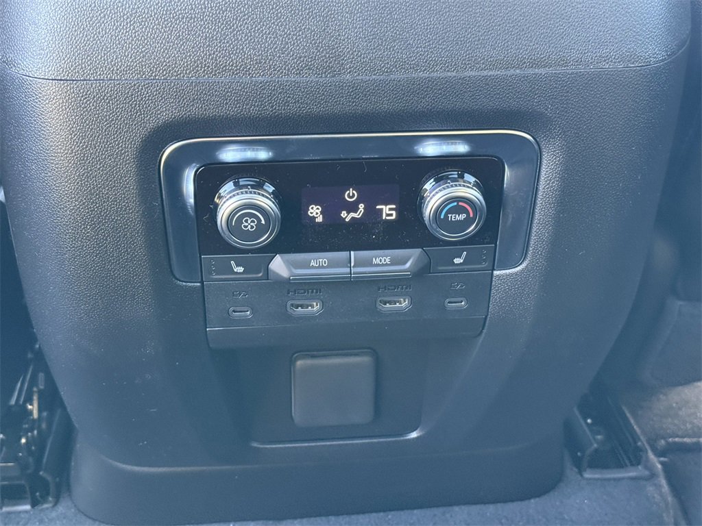 New 2026 GMC Yukon XL Elevation image 31