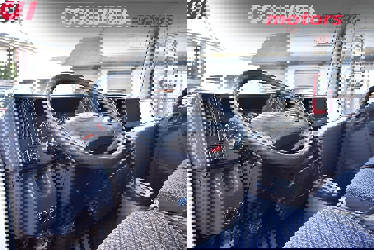 Used 2023 Chevrolet Low Cab Forward 5500XD image 3