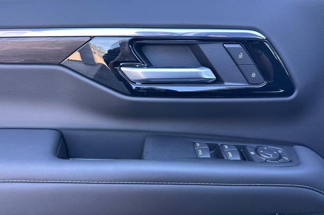 New 2026 Chevrolet Suburban LS image 14