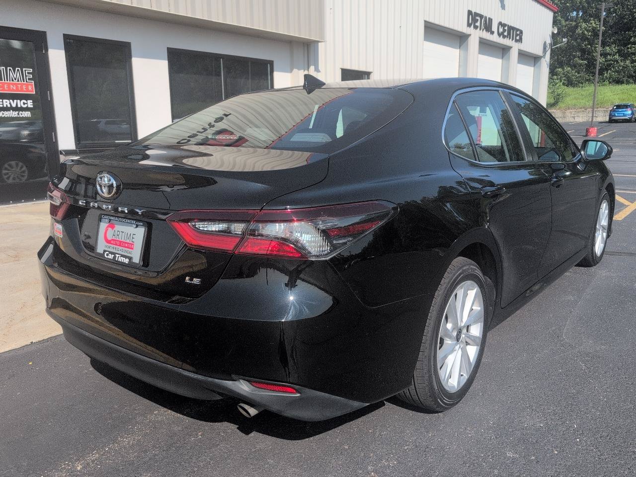 Used 2022 Toyota Camry LE FWD image 8