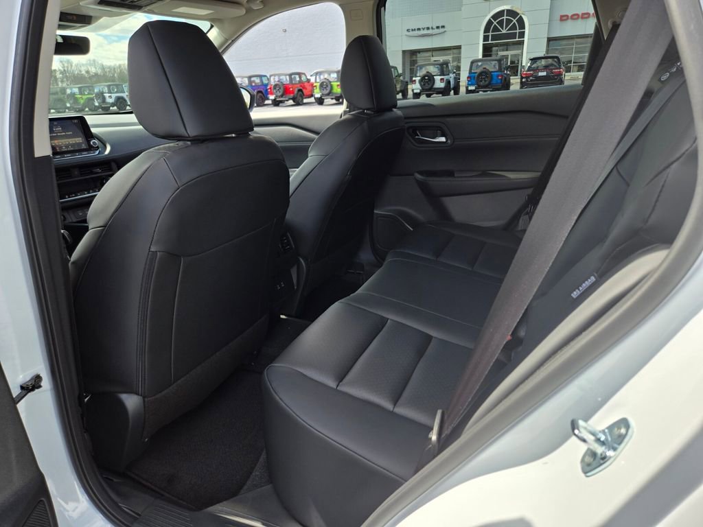 New 2026 Nissan Rogue SV image 5