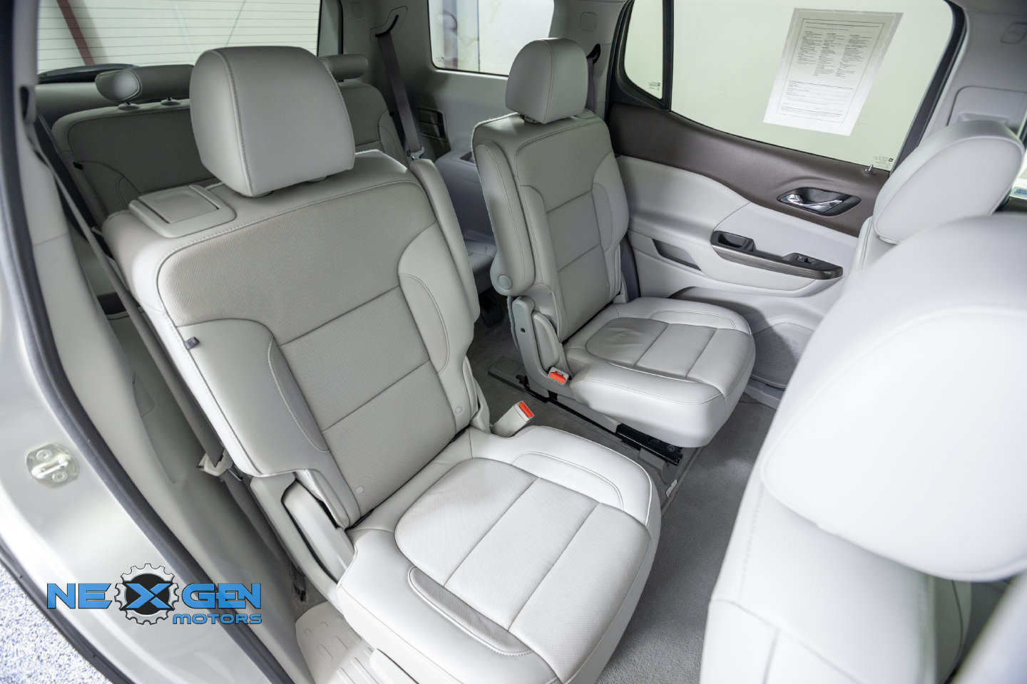 Used 2020 GMC Acadia SLT w/ LPO, Cargo Package AWD/4WD image 43