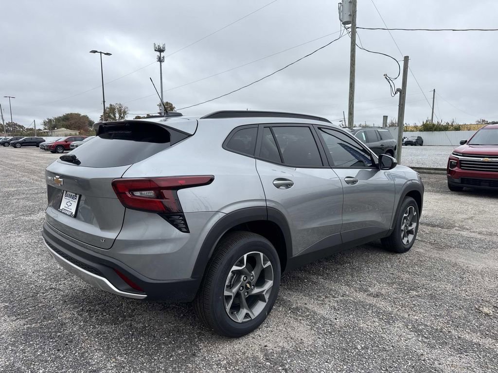 New 2026 Chevrolet Trax LT w/ Driver Confidence Package image 7