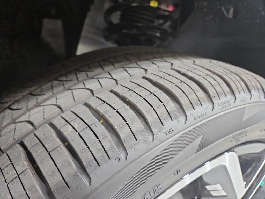 New 2026 Volkswagen Tiguan SEL R-Line image 28