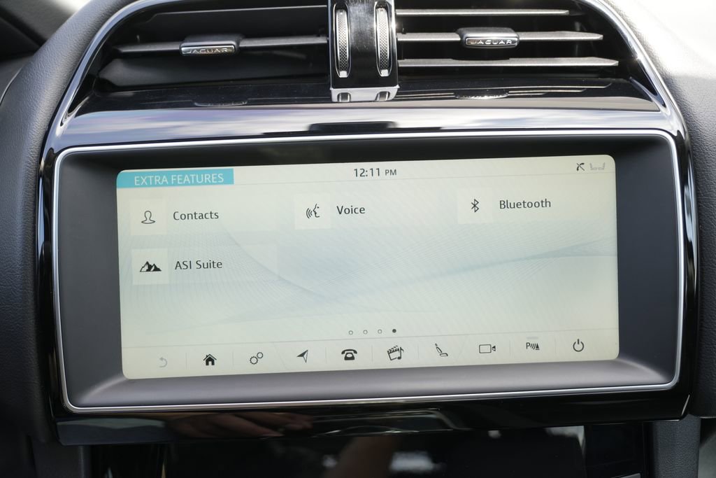 Used 2019 Jaguar F-PACE Premium image 60