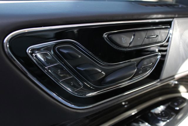 Used 2019 Lincoln Navigator Black Label w/ Cargo Package AWD/4WD image 4