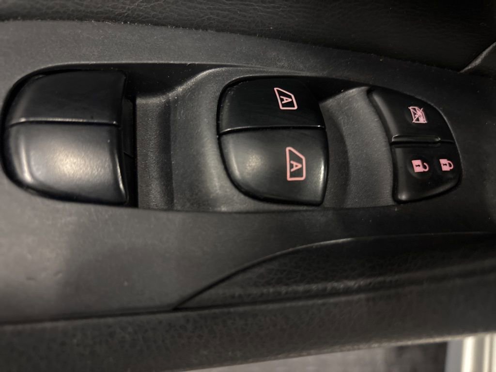 Used 2013 Nissan Altima 2.5 SL w/ Technology Pkg image 16