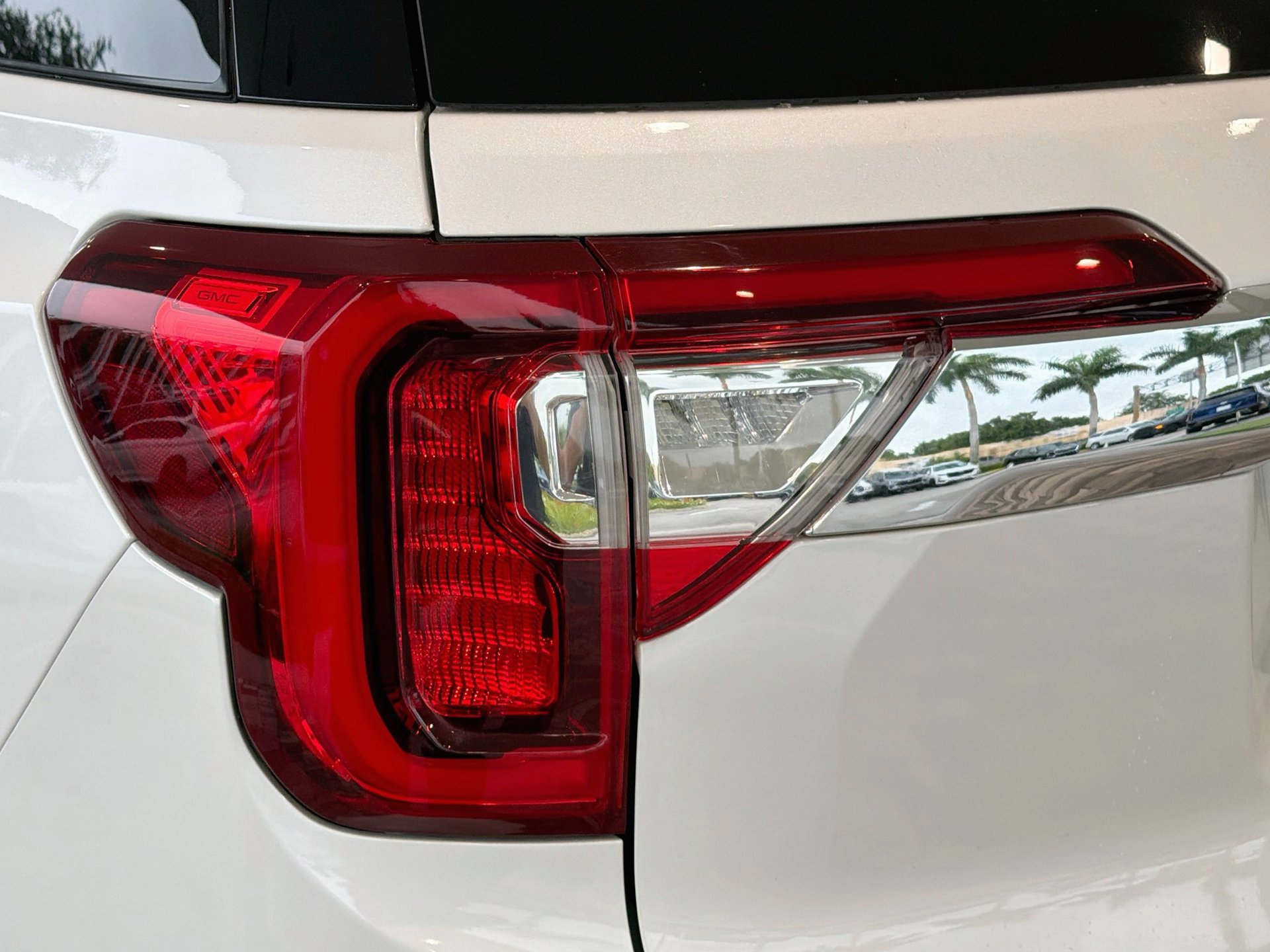 Used 2020 GMC Acadia SLT FWD image 10