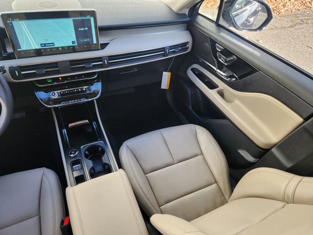 New 2026 Lincoln Corsair Premiere image 12